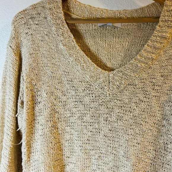 FATE Beige Fringe Knit Sweater Boho V-Neck Lightweight Size Small - Picture 3 of 6